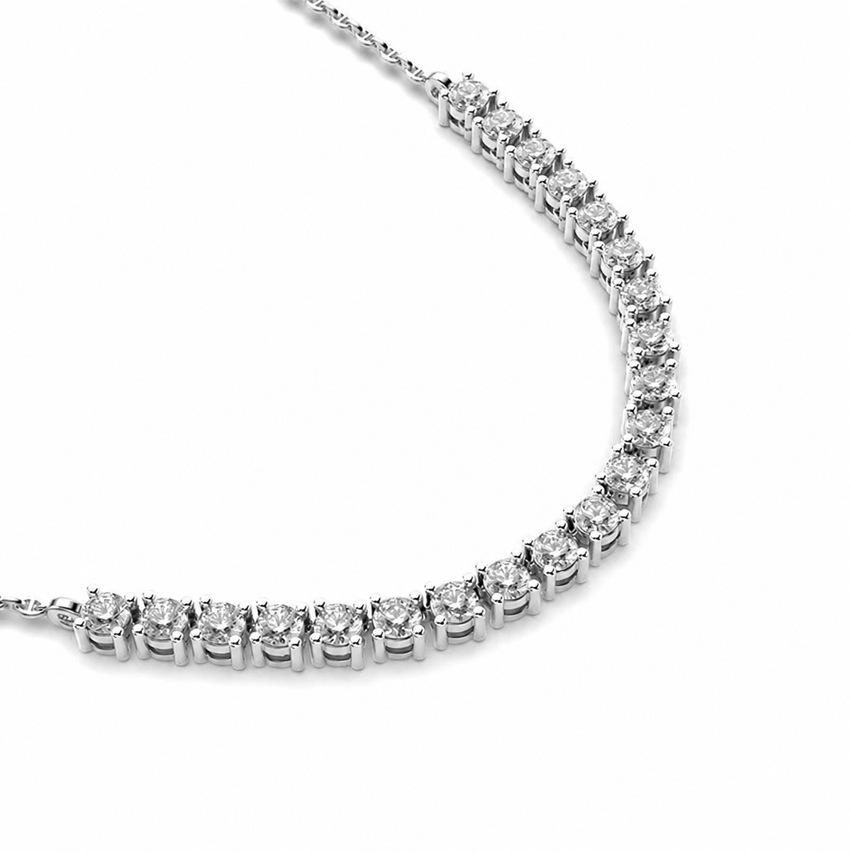 Suble Poise Diamond Necklace