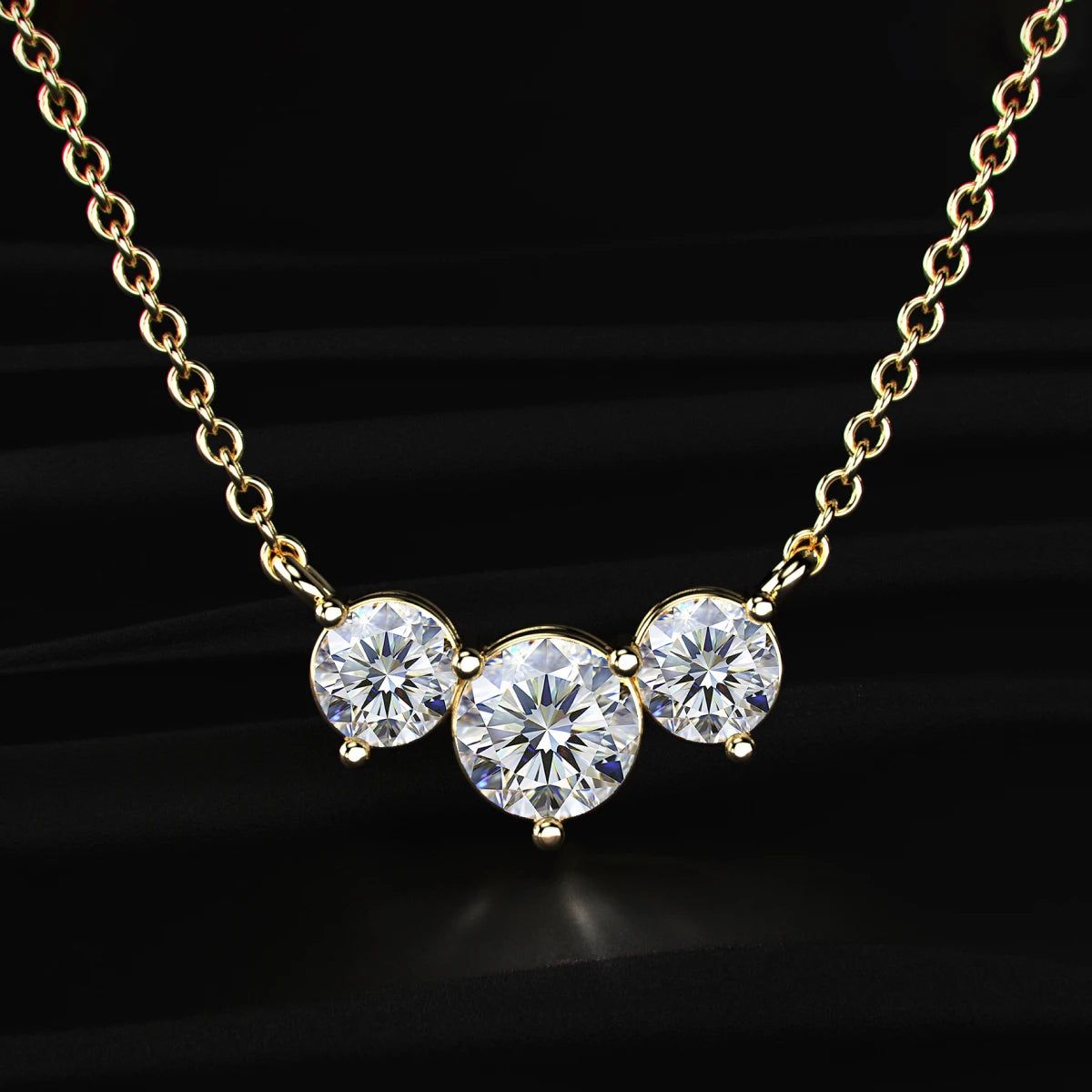 Classic 3 Round Diamond Necklace