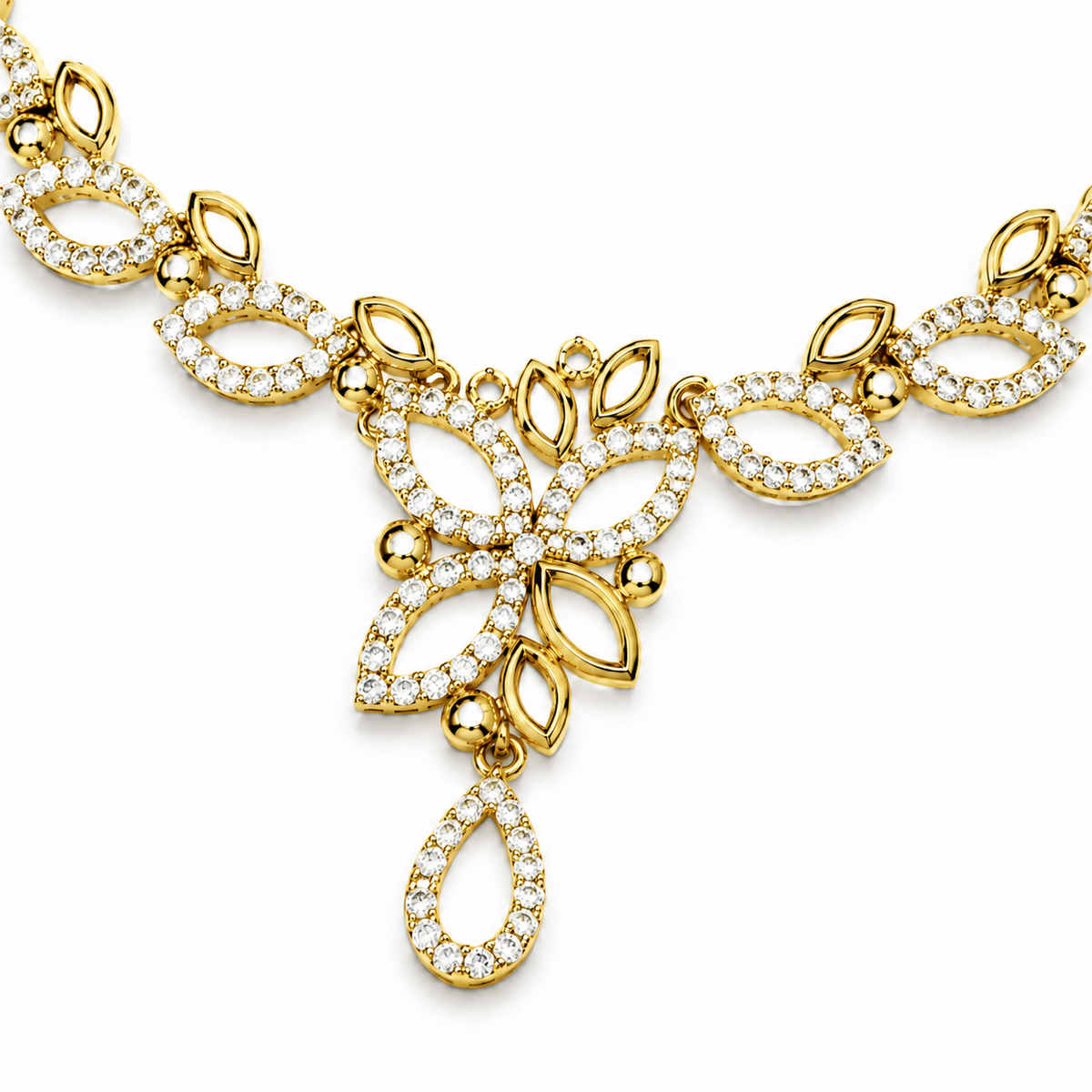 The Alessandra Round Diamond Necklace