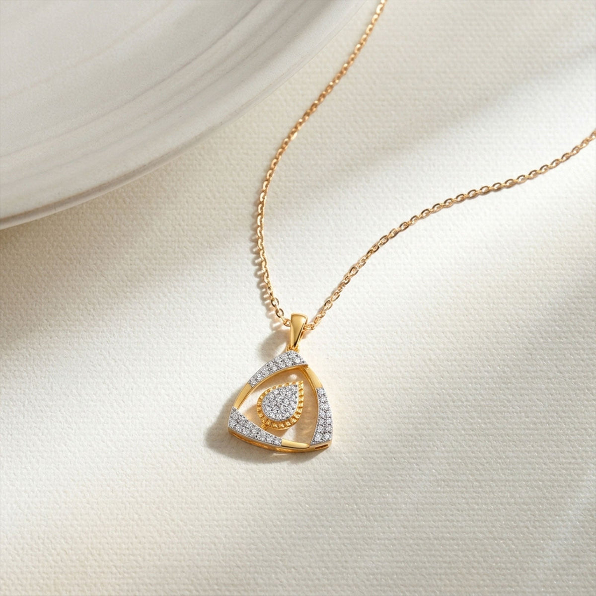 Halo Petal Pendant Necklace