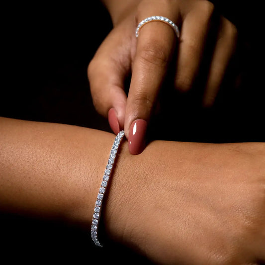 Classic 0.09 Pointer Tennis Bracelet