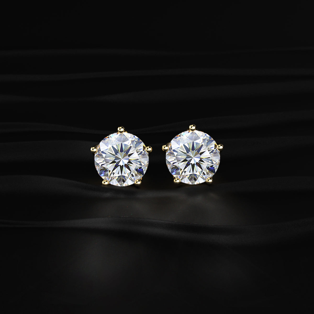 4ct Round Diamond Studs
