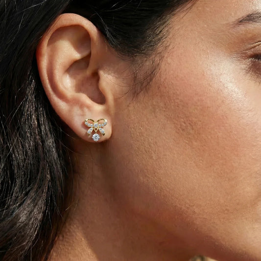 Round Shape Diamond Bow Stud