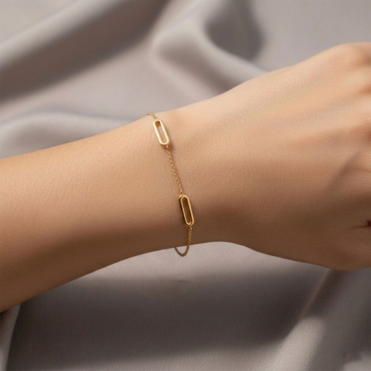 Trombone Link Plain Gold Chain Bracelet