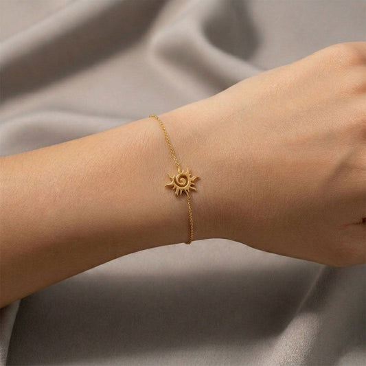 Kinetic Sun Plain Gold Chain Bracelet