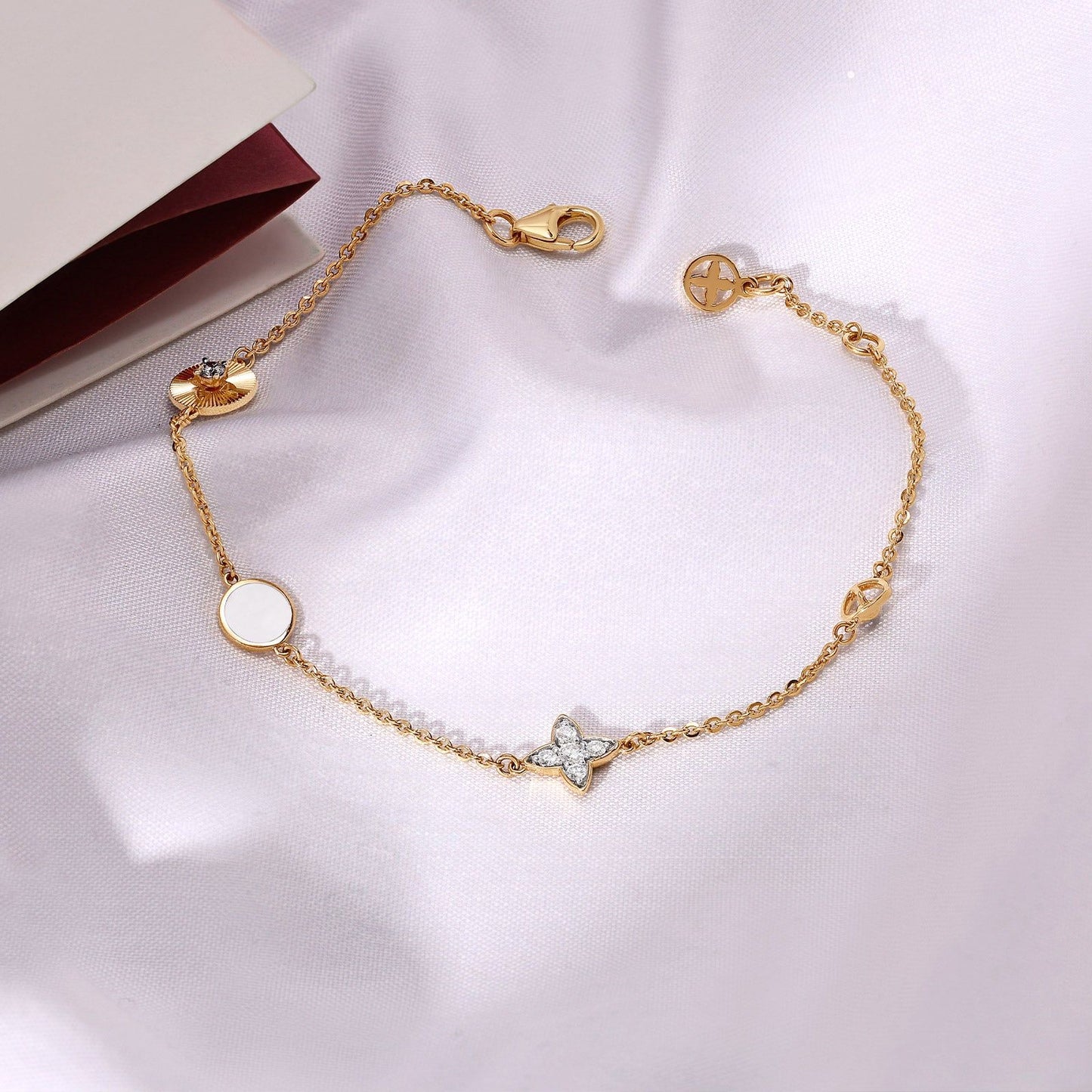 Constella Round Diamond Chain Bracelet