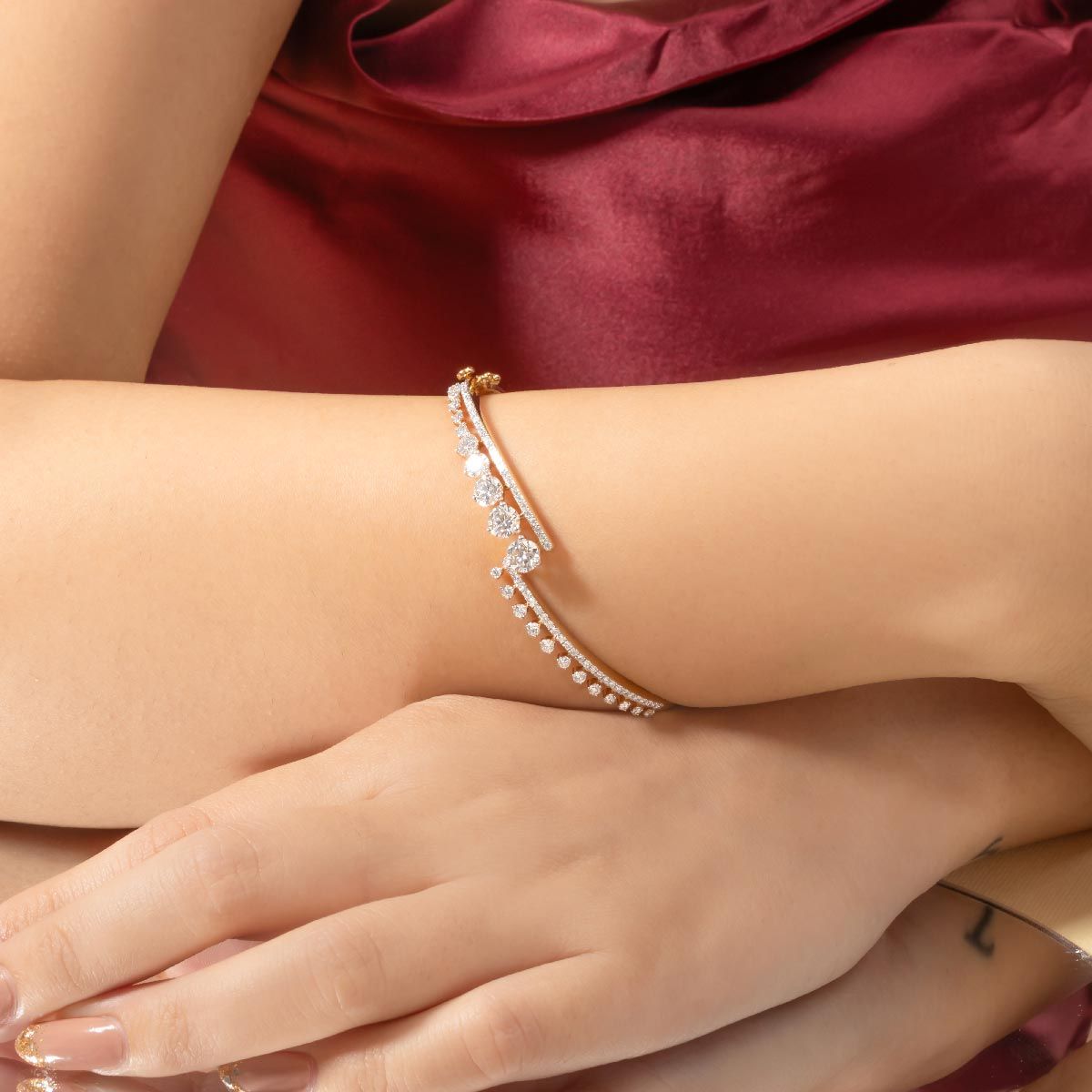 Western Clue Diamond Bracelet