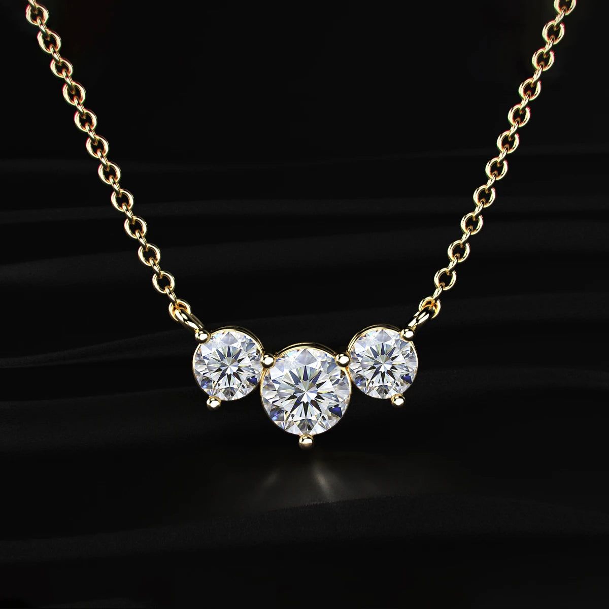Classic 3 Round Diamond Necklace