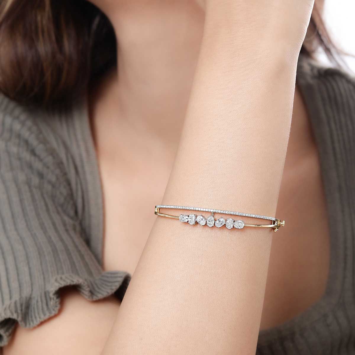 Shining Symphony Oval And Round Diamond Bracelet