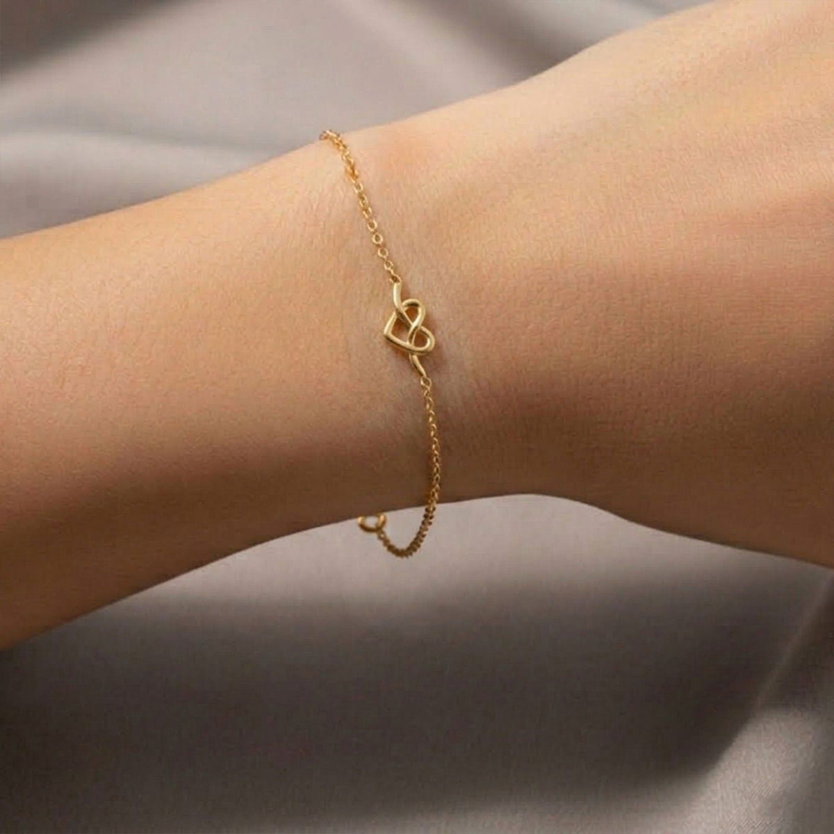 Intertwined Heart Plain Gold Chain Bracelet