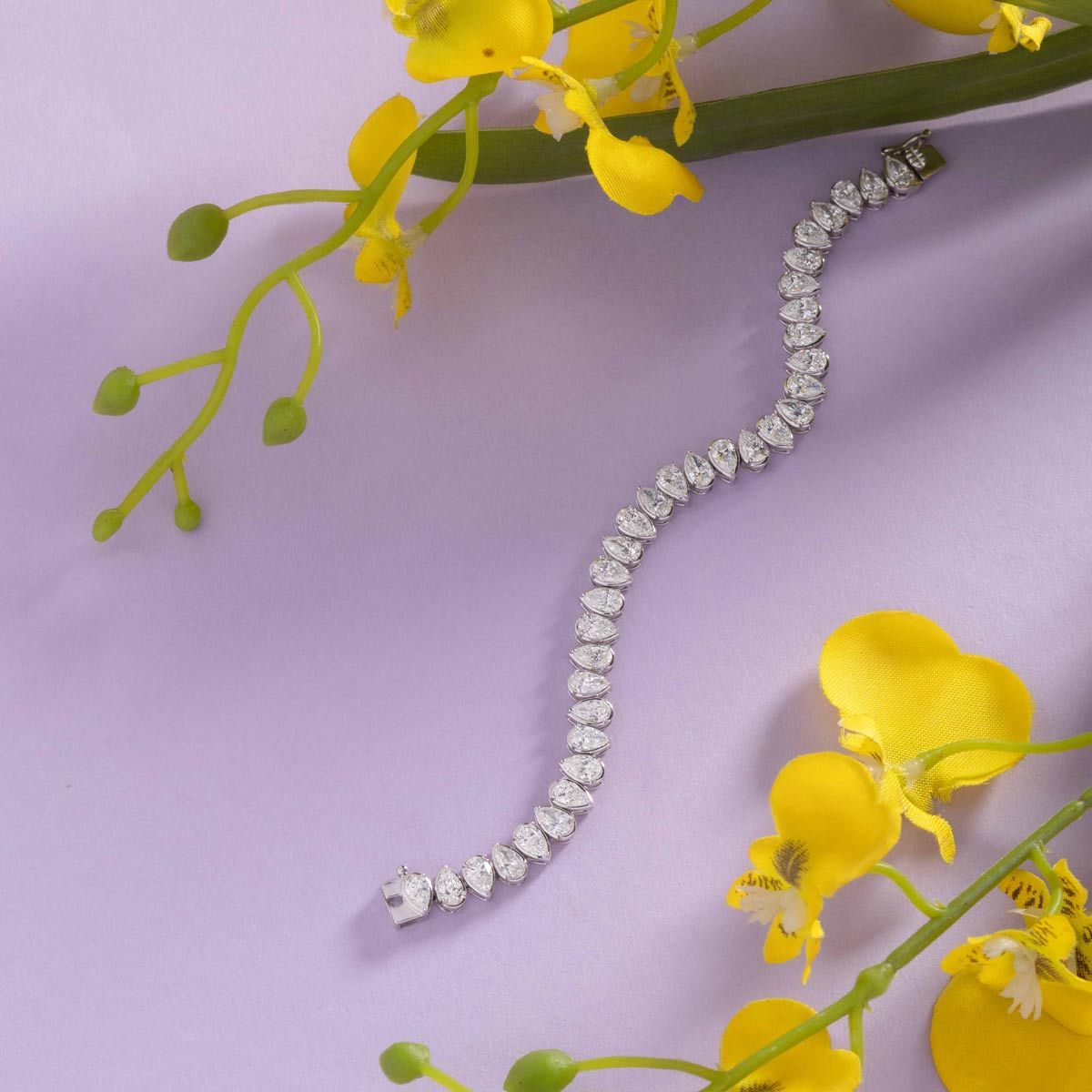 Pretty Woman Pear Diamond Bracelet