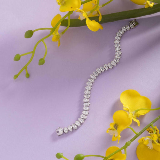 Pretty Woman Pear Diamond Bracelet